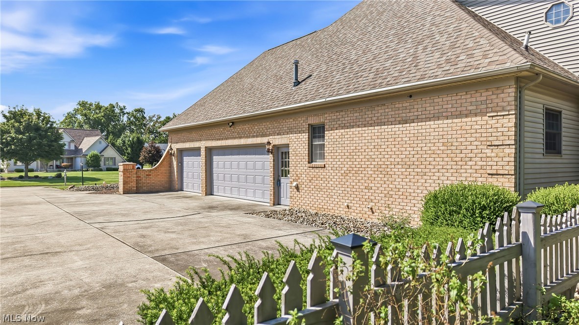 1755 Brittainy Oaks Warren OH 44484