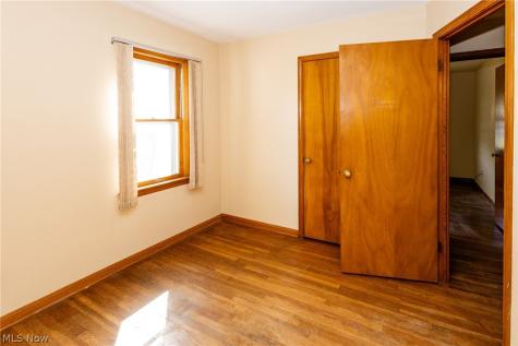 29933 Enid Road Wickliffe OH 44092