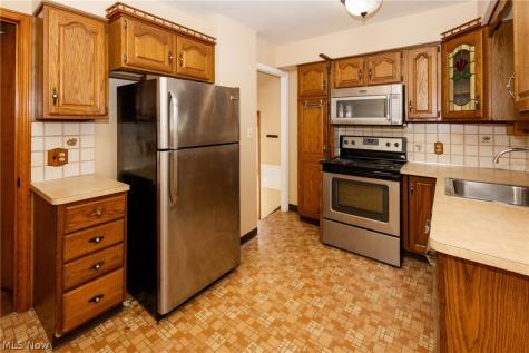 29933 Enid Road Wickliffe OH 44092