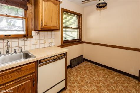 29933 Enid Road Wickliffe OH 44092