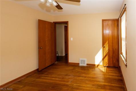 29933 Enid Road Wickliffe OH 44092