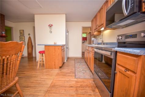 1683 Ridge Road Hinckley OH 44233