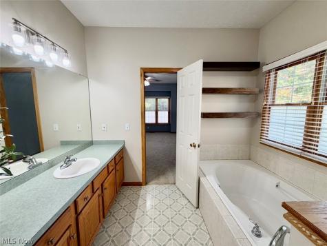 6486 Inland Shores Drive Mentor OH 44060