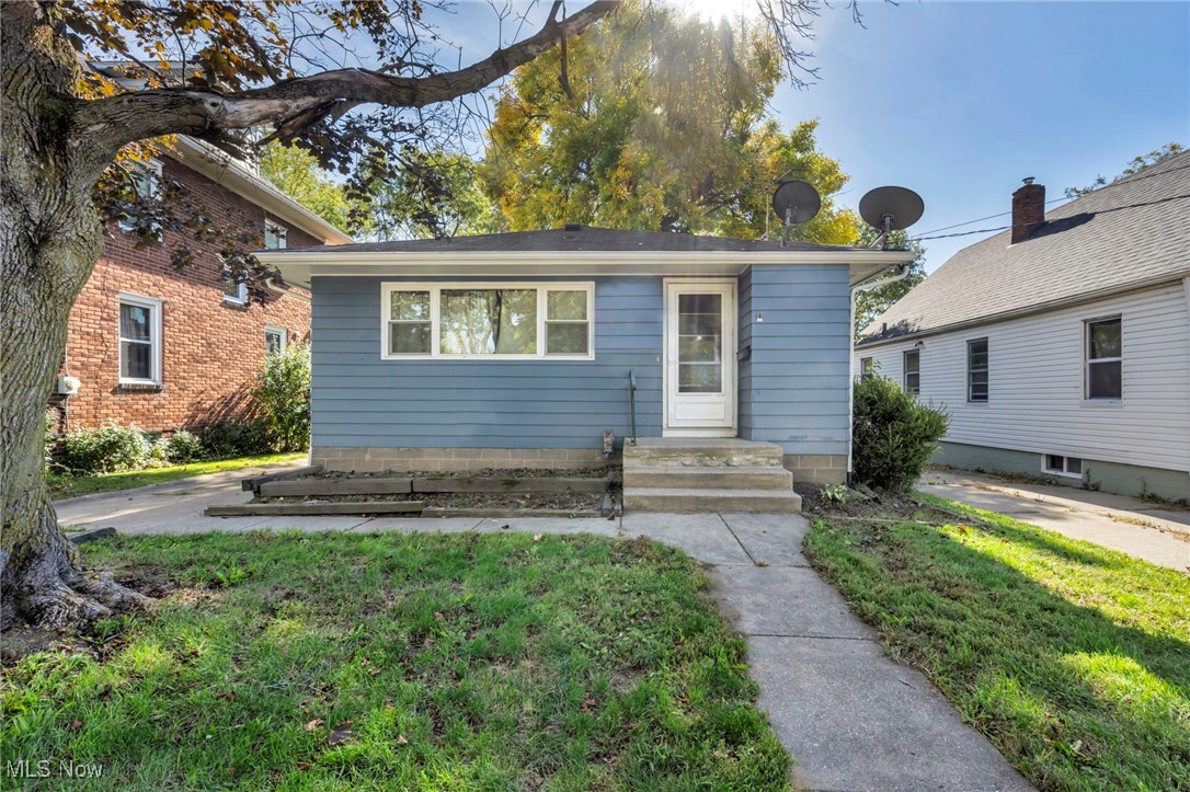 874 Iona Avenue Akron OH 44314