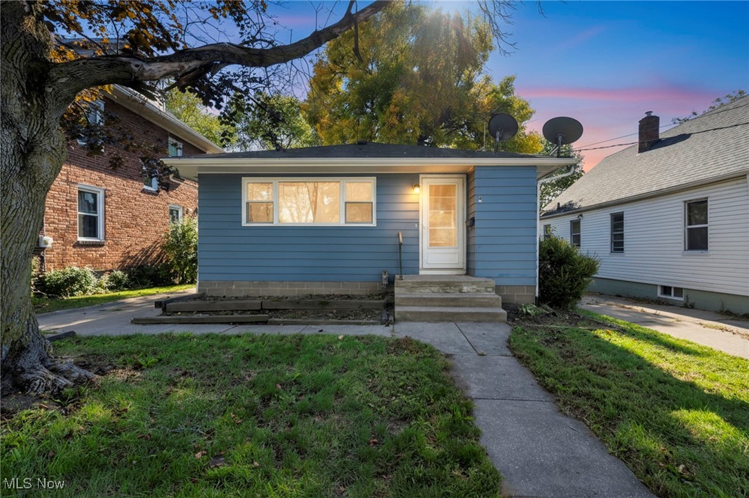 874 Iona Avenue Akron OH 44314