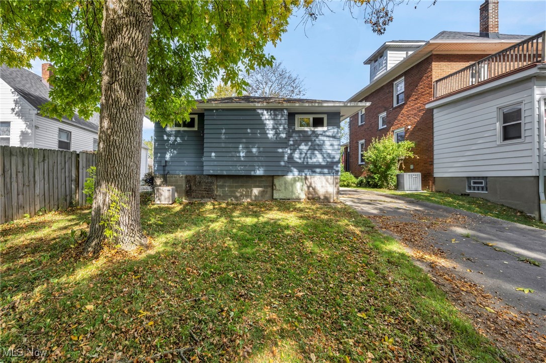 874 Iona Avenue Akron OH 44314