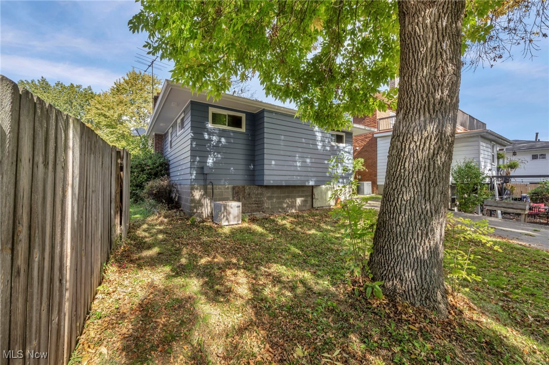 874 Iona Avenue Akron OH 44314