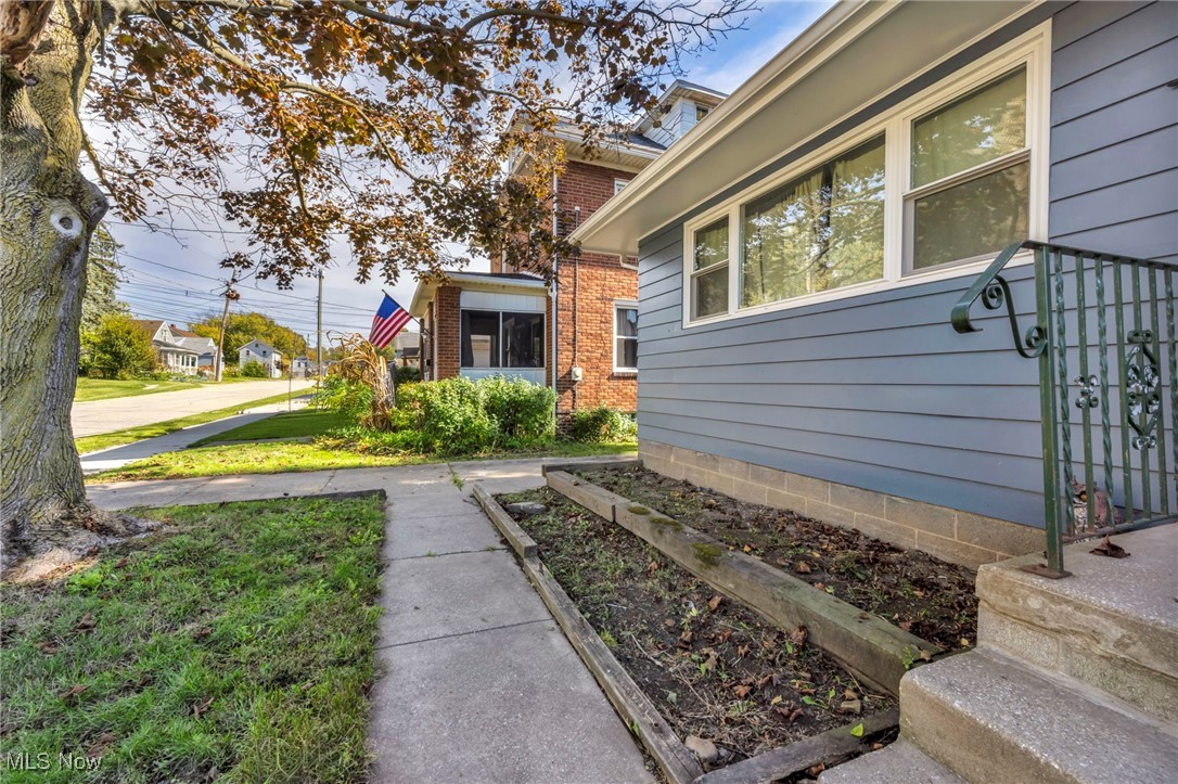 874 Iona Avenue Akron OH 44314