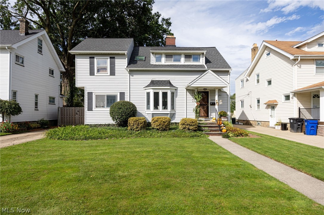 17200 Elsienna Avenue Cleveland OH 44135