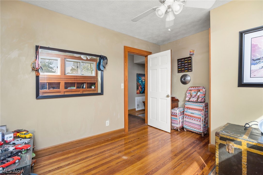 17200 Elsienna Avenue Cleveland OH 44135