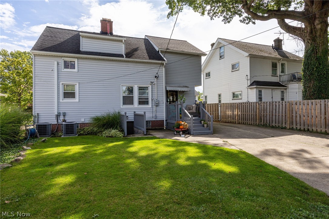 17200 Elsienna Avenue Cleveland OH 44135