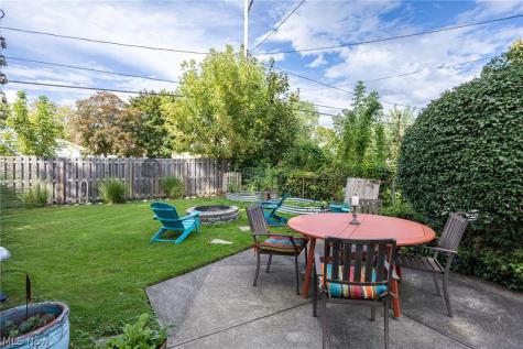 17200 Elsienna Avenue Cleveland OH 44135