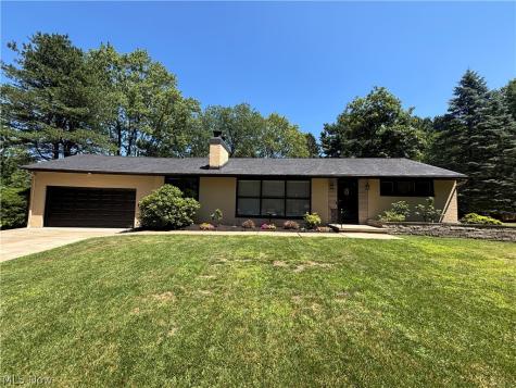 816 Overridge Avenue SE North Canton OH 44720