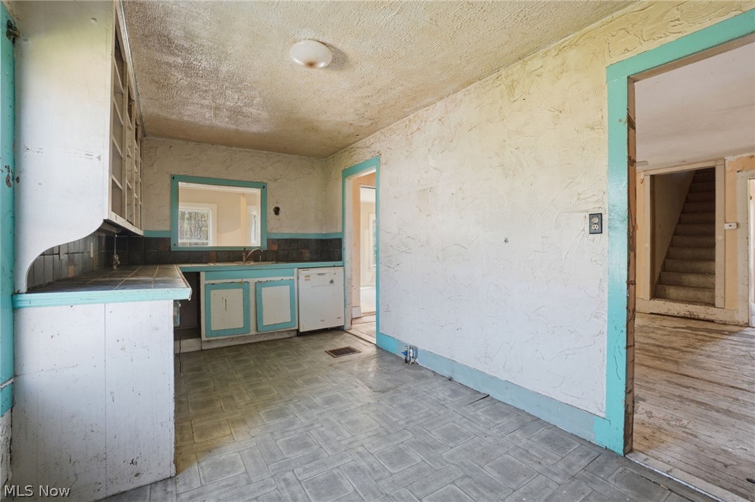 1243 State Route 167 Jefferson OH 44047