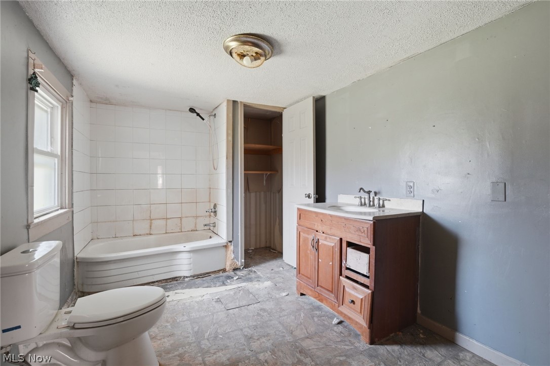 1243 State Route 167 Jefferson OH 44047