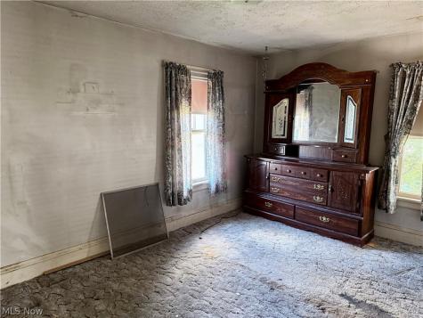 677 Eastland Avenue Akron OH 44305