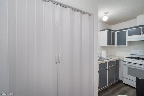45 Flamingo Avenue Amherst OH 44001