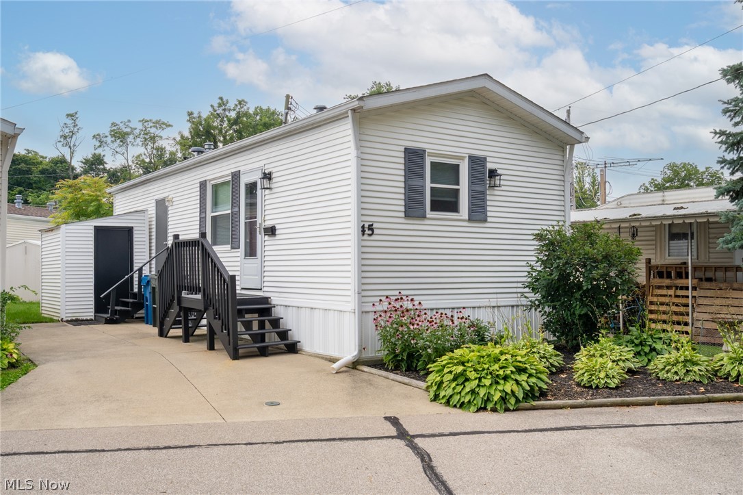 45 Flamingo Avenue Amherst OH 44001