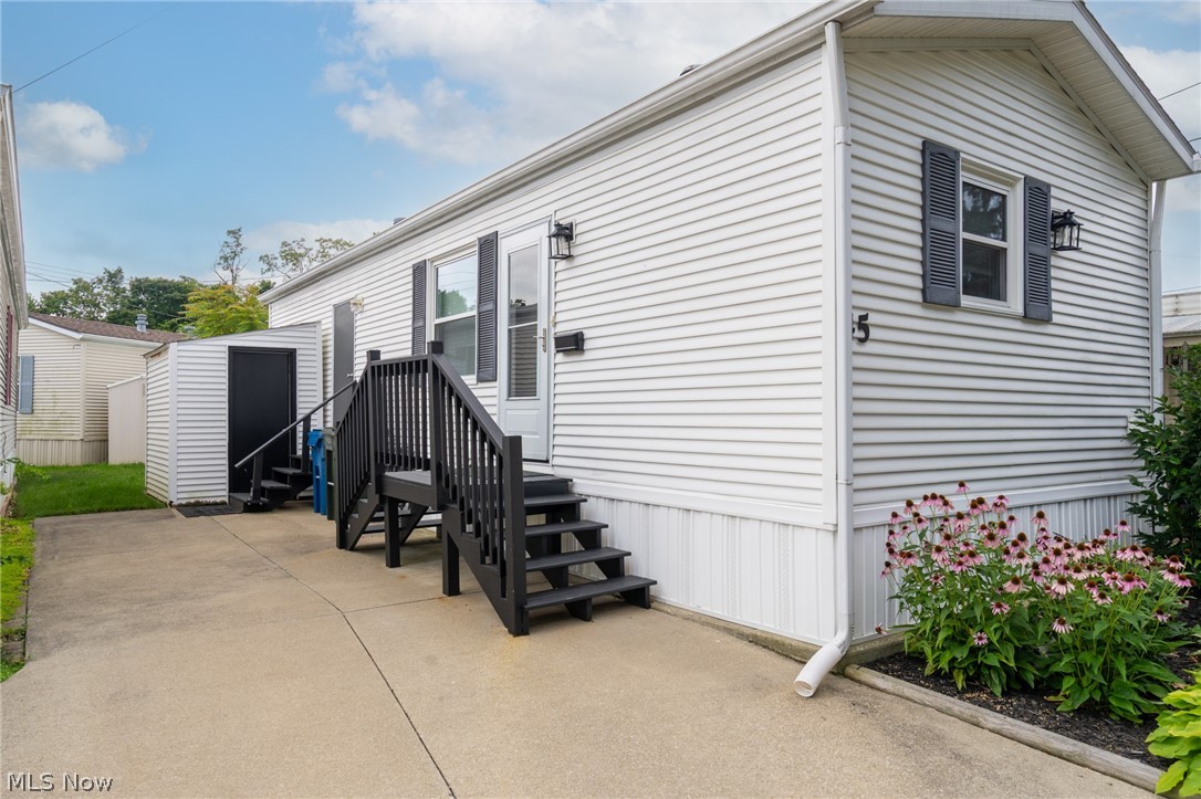 45 Flamingo Avenue Amherst OH 44001