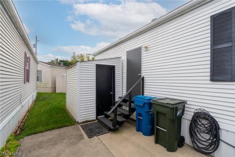 45 Flamingo Avenue Amherst OH 44001