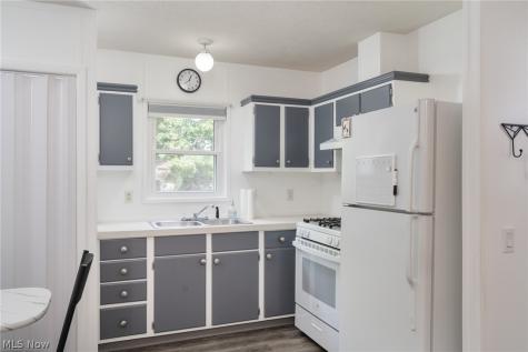 45 Flamingo Avenue Amherst OH 44001