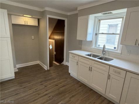 8602 Jeffries Avenue Cleveland OH 44105