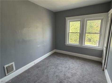 8602 Jeffries Avenue Cleveland OH 44105