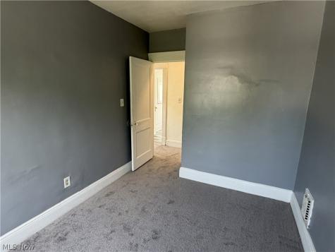 8602 Jeffries Avenue Cleveland OH 44105