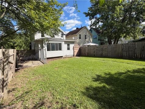 8602 Jeffries Avenue Cleveland OH 44105