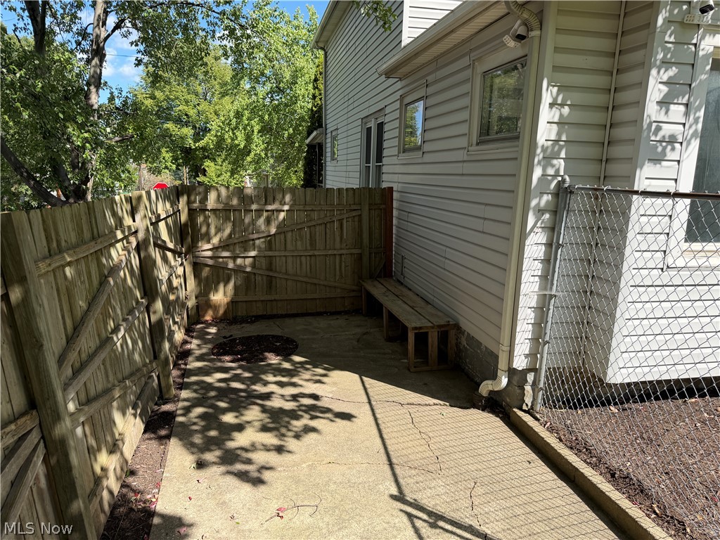 8602 Jeffries Avenue Cleveland OH 44105