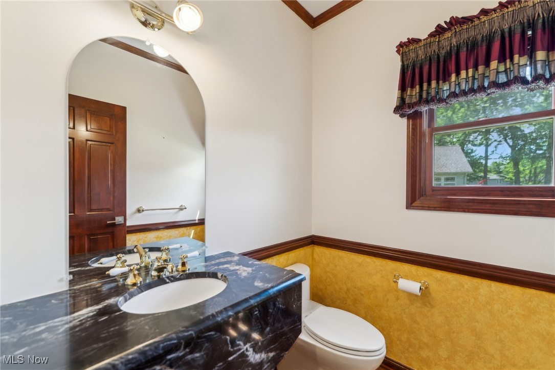 3732 Greenbriar Circle Westlake OH 44145