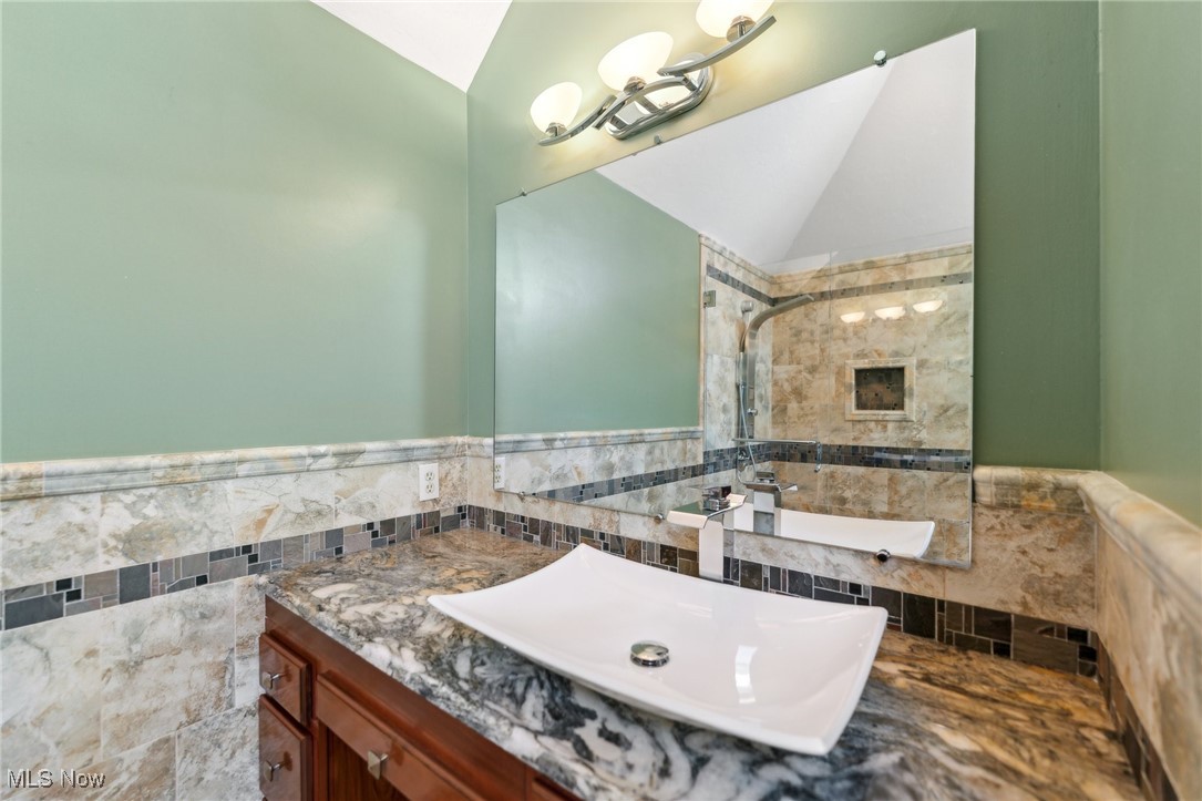 3732 Greenbriar Circle Westlake OH 44145