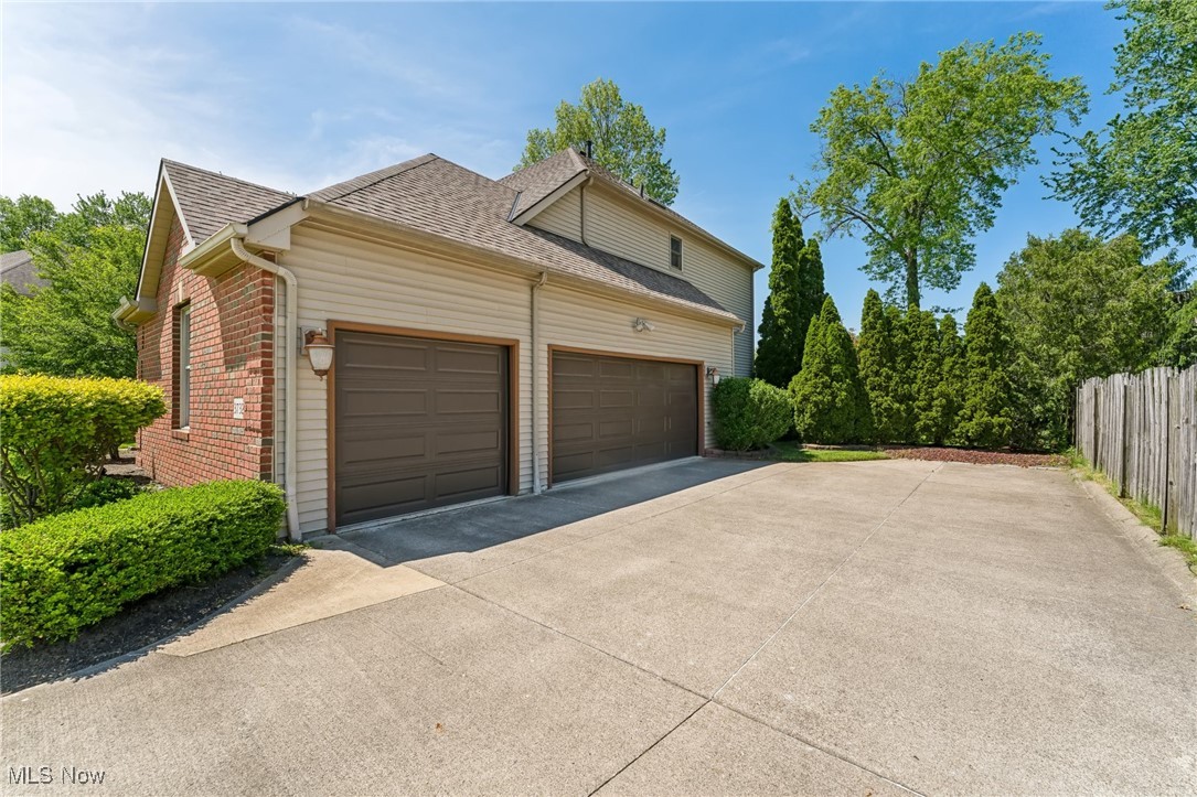 3732 Greenbriar Circle Westlake OH 44145