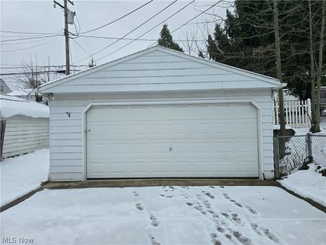 4667 E 86th Street Garfield Heights OH 44125