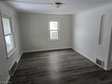 4667 E 86th Street Garfield Heights OH 44125