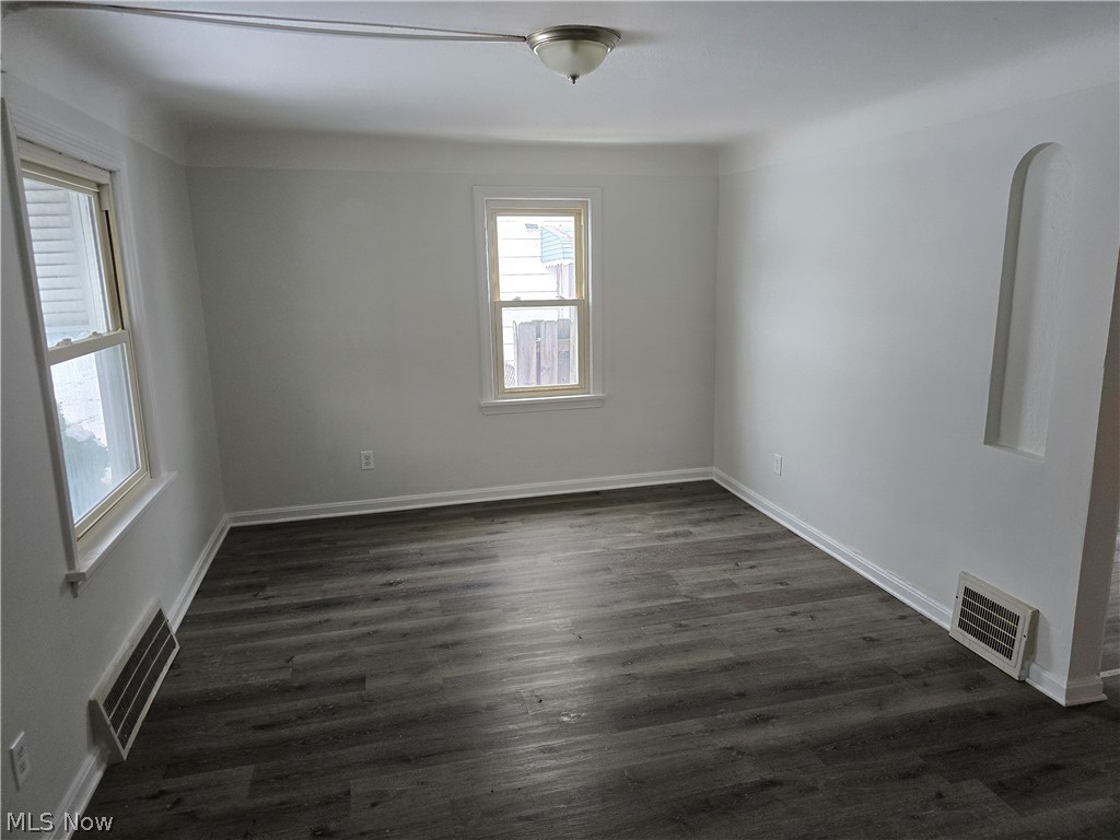 4667 E 86th Street Garfield Heights OH 44125