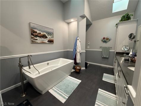 29 Starboard Circle Akron OH 44319