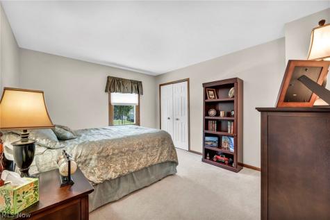 19990 Winding Trail Strongsville OH 44149