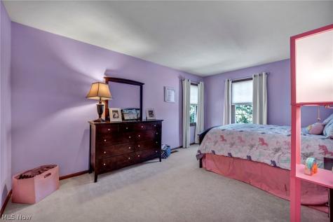 19990 Winding Trail Strongsville OH 44149