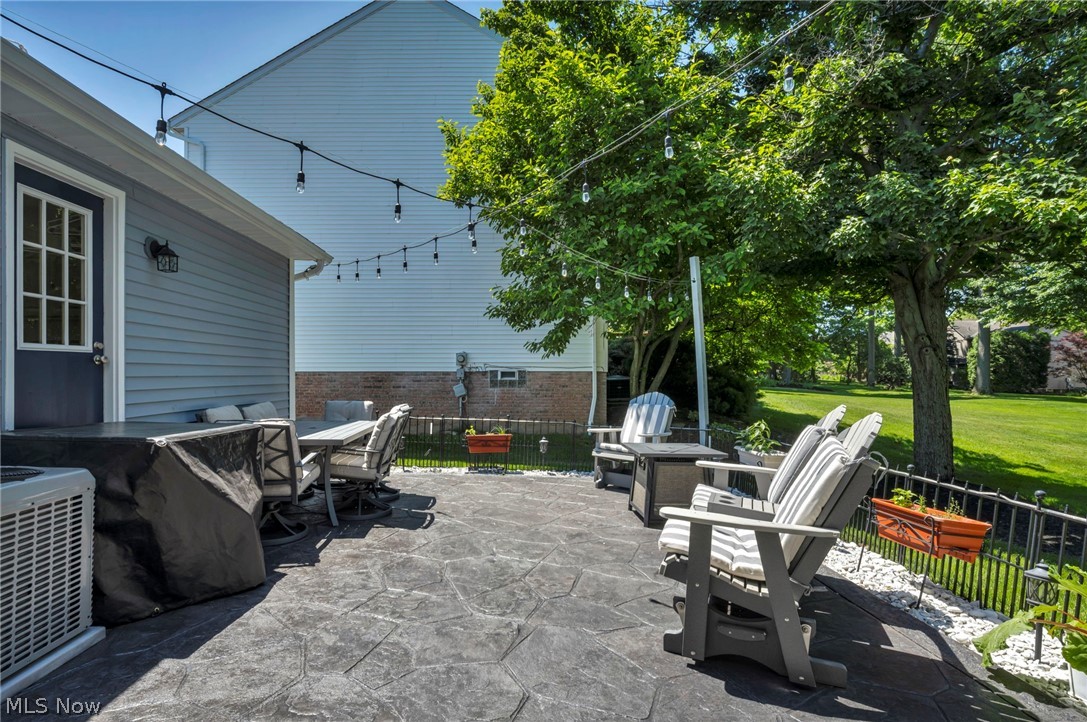 19990 Winding Trail Strongsville OH 44149