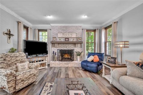 19990 Winding Trail Strongsville OH 44149