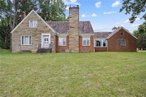 6515 Wedgewood Drive North Olmsted OH 44070