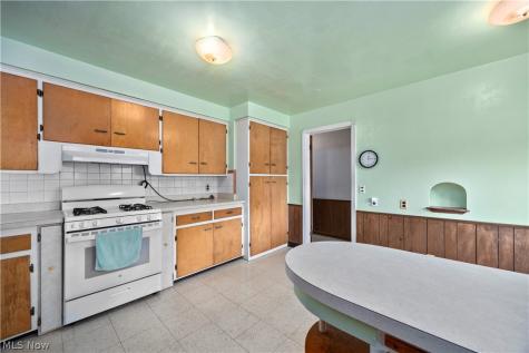 6515 Wedgewood Drive North Olmsted OH 44070