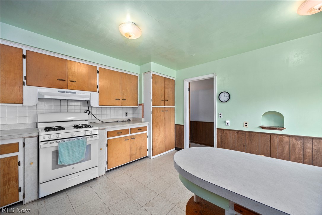 6515 Wedgewood Drive North Olmsted OH 44070