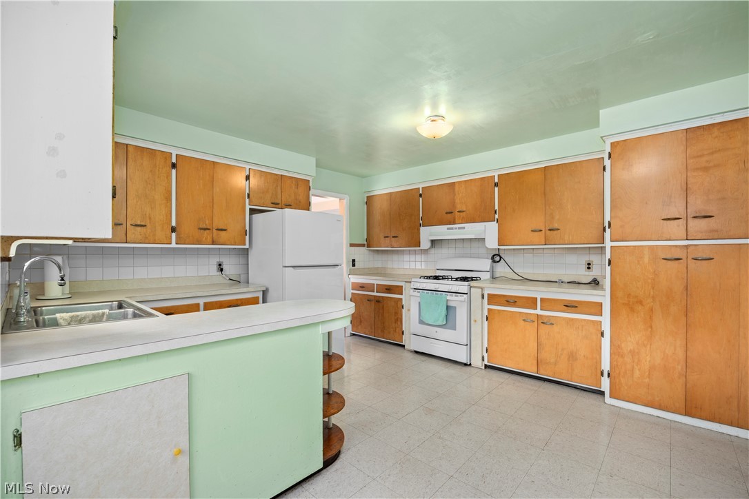 6515 Wedgewood Drive North Olmsted OH 44070