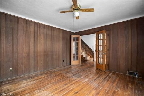 6515 Wedgewood Drive North Olmsted OH 44070