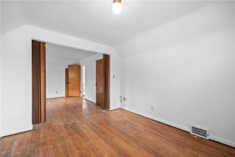 6515 Wedgewood Drive North Olmsted OH 44070