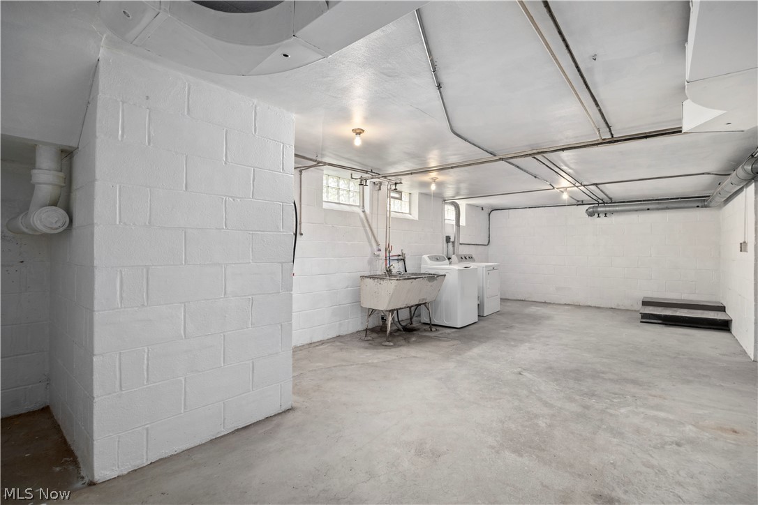 6515 Wedgewood Drive North Olmsted OH 44070
