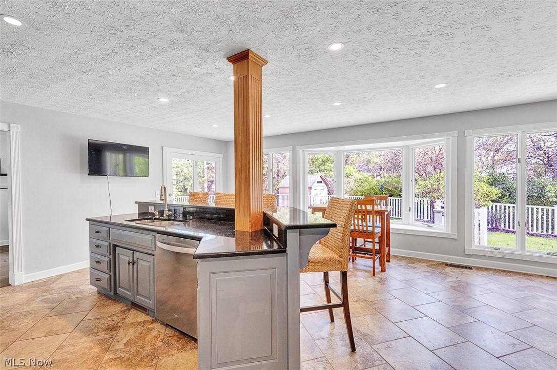 32290 Orchard Park Drive Avon Lake OH 44012