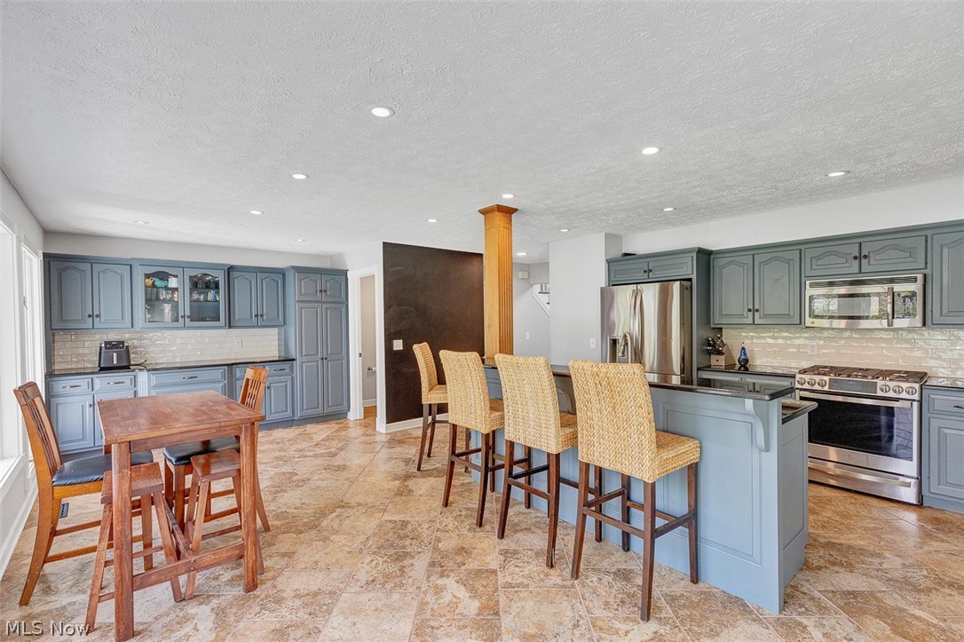 32290 Orchard Park Drive Avon Lake OH 44012